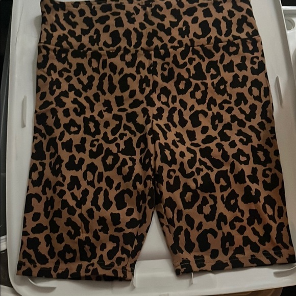 Wild Fable Tan and Black Animal Print Shorts - Picture 1 of 7